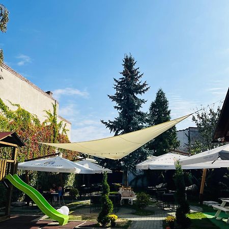 Pensiunea Curtea Bavareza Târgu-Mureş Exterior foto